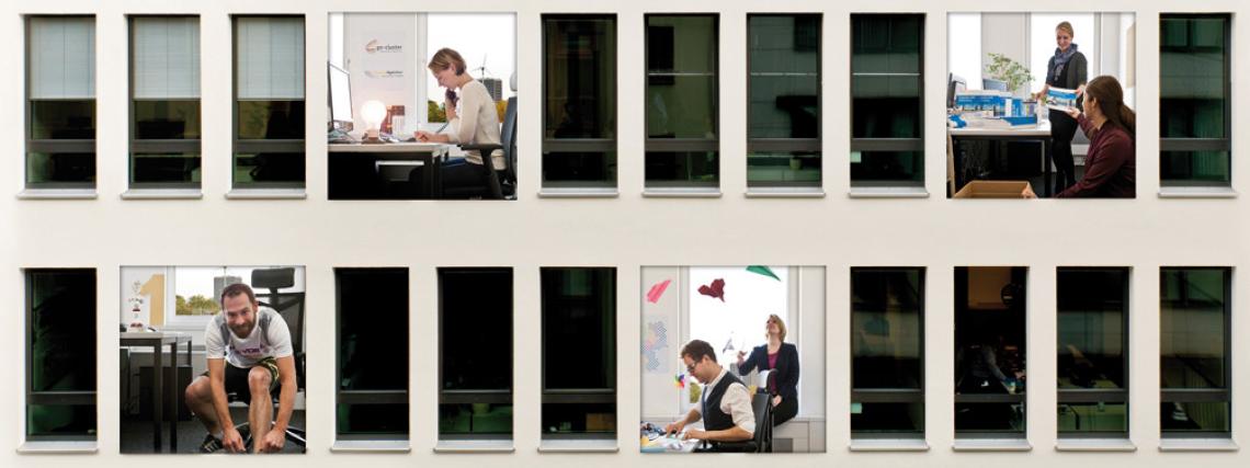 Mitarbeiter im Fenster