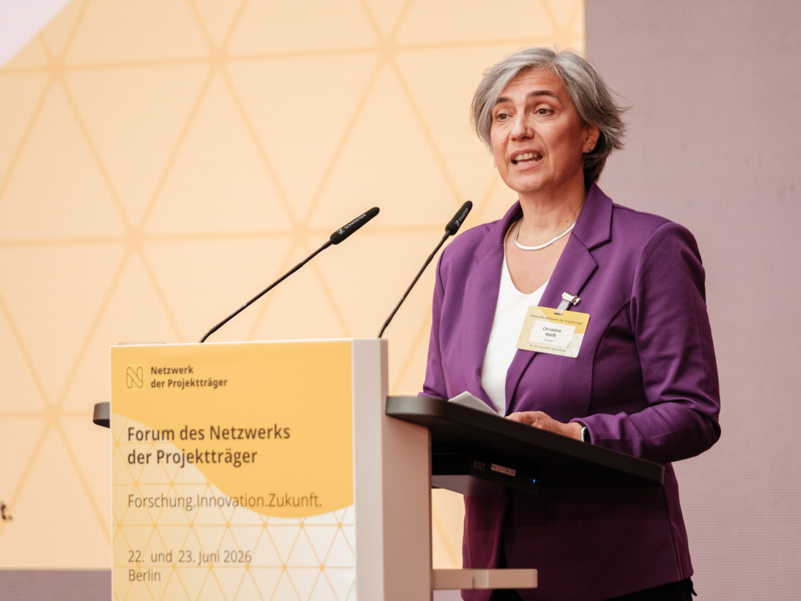 Christine Weiß am Redepult 